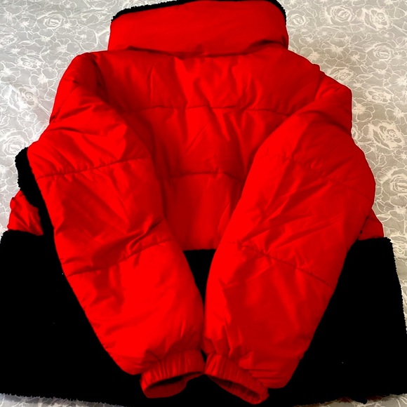 Red - Picture 6 of 10